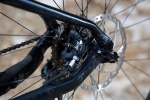מבחן אופניים ברגמונט קונטרייל 8.0. קליפר SLX אחורי נסתר לו בין חגווי המשולש האחורי. צילום: תומר פדר