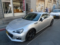 סובארו BRZ, אורי גוטליב במפגש של חשקים, נהיגה, זוגיות וסביצ\'ה. תובנות על מנועי בוקסר דרך מגדש הטורבו של אלפא רומאו. צילום: פז בר