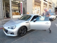 סובארו BRZ, אורי גוטליב במפגש של חשקים, נהיגה, זוגיות וסביצ\'ה. תובנות על מנועי בוקסר דרך מגדש הטורבו של אלפא רומאו. צילום: פז בר