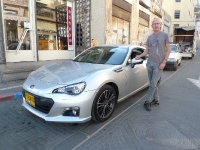 סובארו BRZ, אורי גוטליב במפגש של חשקים, נהיגה, זוגיות וסביצ\'ה. תובנות על מנועי בוקסר דרך מגדש הטורבו של אלפא רומאו. צילום: פז בר