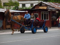 ראלי ברסלאו - רכבי השטח שאתם לא תראו במקום אחר! הדרכים בבולגריה מכילו הכל ממרצדס נוצצות ועד בהמות משא. צילום: רמי גלבוע