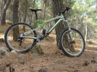מבחן אופני הרים, קנונדייל ג\'אקיל 2012. ירוק ויפה. השלדה אולי כבר לא מיוצרת בעבודת יד בארה