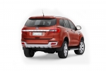 ford_everest_ford_(3)פורד אוורסט הוצג בשוק האסיאתי כשהוא מתבסס על טנדר 4X4 ריינג'ר (גרסה של פורד למאזדה BT-50) ועליה מוסיף המון איבזור, תוכנות שטח ושבעה מושבים. צילום: פורד