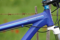 מבחן אופניים GT KARAKORAM. צומת שלדה קדמית וניתוב כבלים מצויין. צילום: פז בר