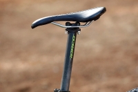 מבחן אופניים נורקו ריבולבר 2. איבזור סבבי עם הרבה סחורה ממותגת של נורקו, FSA, פורמולה ואחרים. צילום: פז בר