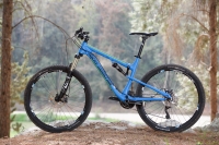 מבחן אופניים rockymountain thunderbolt 750. על התפר שבין אופני שבילים לאופני אנדורו אגרסיביים. מצאנו את הנירוונה של הת'נדרבולט. צילום: תומר פדר