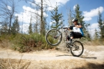 מבחן אופניים rocky mountain altitude 750. רוקי ייצרה אופניים המטשטשים את גבולות ההגדרה בין שבילים לאנדורו ומסוגלים לעשות את שניהם. צילום: תומר פדר