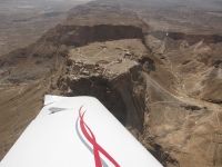 טיסת חוויה ב-TL סטינג S4.מעל למצדה. צילום: רוני נאק