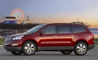 2011_chevrolet_traverse-_ltz_05-custom