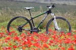 מבחן אופניים trek x-caliber 7. עשרים ותשע אינץ', זנב קשיח, 14 וחצי ק"ג ו-4,300 שקלים. כרטיס כניסה ראוי לרכיבת הרים. צילום: תומר פדר