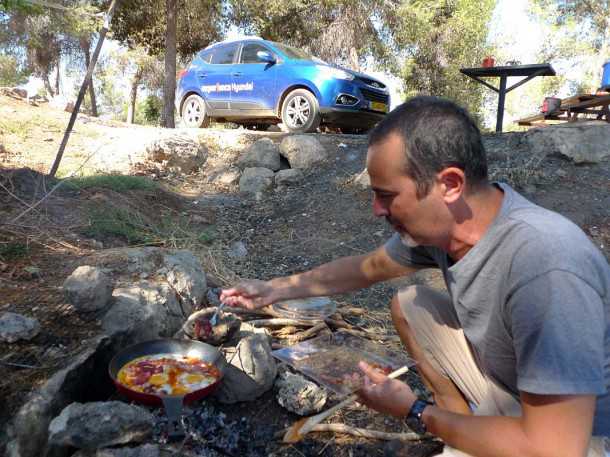 טיול שטח עם יונדאי IX35. שקשוקה בשטח על גחלים לוחשות. חריפה אש על האש. צילום: פז בר