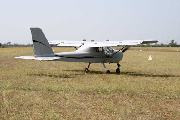 Tecnam P92 Classic Light. מנוע רוטאקס עם 80 כ"ס, מדפים ומדחף קבוע-פסיעה. משקל המראה מירבי של 575 ק"ג. צילום: יצרן