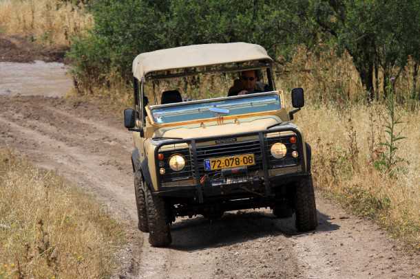 מבחן רכב לנד רובר דיפנדר 110. שמור ומטופח, נציג חיוני של זן רכבי שטח שהולך ונעלם. צילום: רמי גלבוע