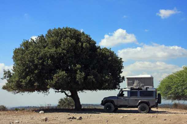 מבחן רכב לנד רובר דיפנדר פומה משופר. אוהל מג'יולינה נפתח בפחות מדקה - איזה תמונה יפיפה!  צילום: רמי גלבוע