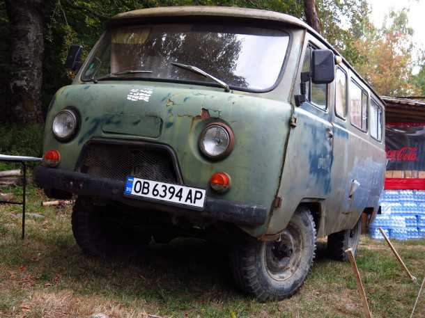 קלאסיקה סובייטית בבלקן. UAZ245 "ככר לחם" אם בזכות הצורה שלו, הלחם שהוא מביא, או הנקניקים שנוסעים בו... צילום: רמי גלבוע