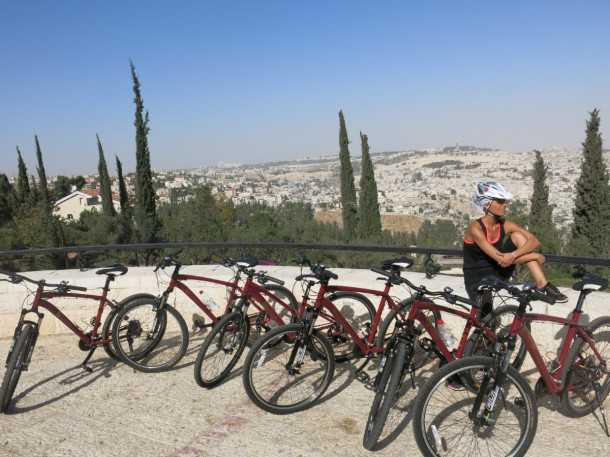 טיולי אופניים בירושלים עם מלון ענבל. חבילה המשלבת פינוקים של חמישה כוכבים עם חופשה פעילה. צילום: פז בר