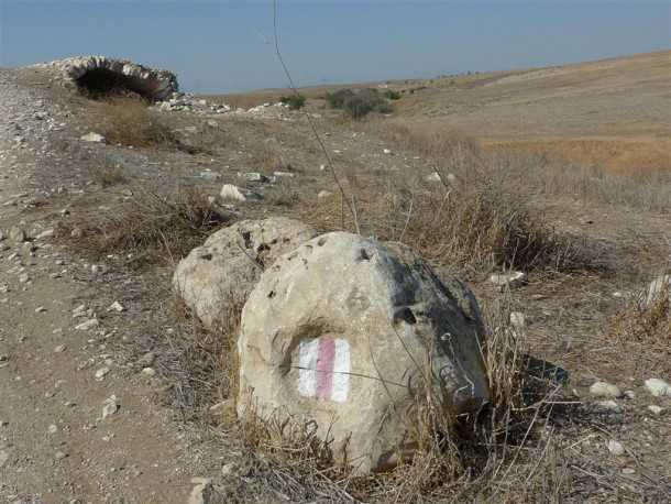 טיול שטח עם יונדאי IX35 לחבל לכיש. סימון שבילים ובורות מים צילום: פז בר