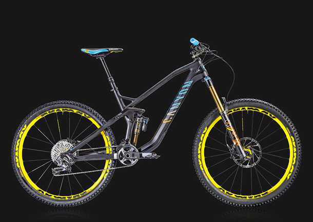 Canyon Strive CF. אופני אנדורו עם שלדת קרבון בעלי יכולת לשנות גיאומטריה ושיכוך. צילום: CANYON