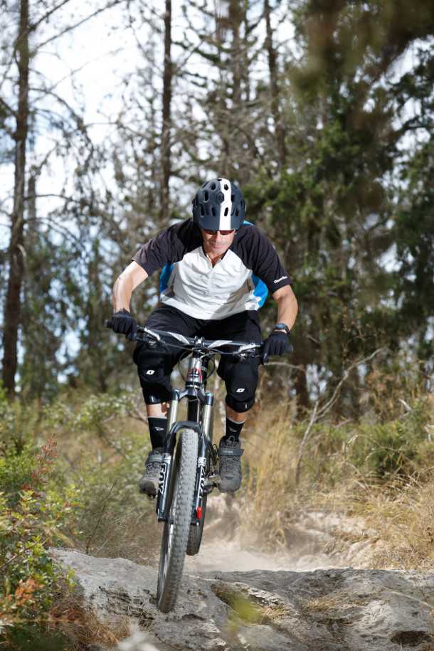 מבחן אופניים rocky mountain altitude 750. בולסים סלעים ונוסכי בטחון. ויכולים גם לזלול קילומטרים עם דיווש יעיל וטיפול מצויין בעליות. צילום: תומר פדר