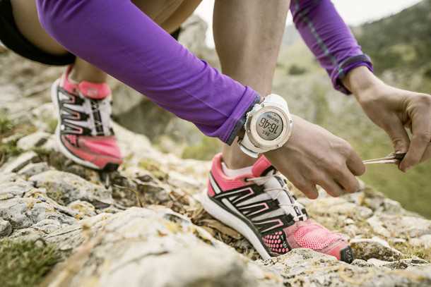 לנשים Suunto Ambit3 Sport Sapphire. איזה יופי! מכיל את כל הפיצ'רים של שעוני ה"בנים" אבל הרבה יותר יפה. צילום: SUUNTO