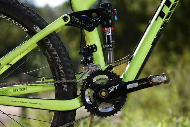 מבחן אופניים Trek Fuel EX 9.8 בהחלט אופני ההרים הטובים יותר שיש היום בשוק. המחיר לא קל 25,200 שקלים. מתלה אחורי נהדר פותח יחד עם קבוצת PENSKE ממירוצי פורמולה 1. צילום: תומר פדר