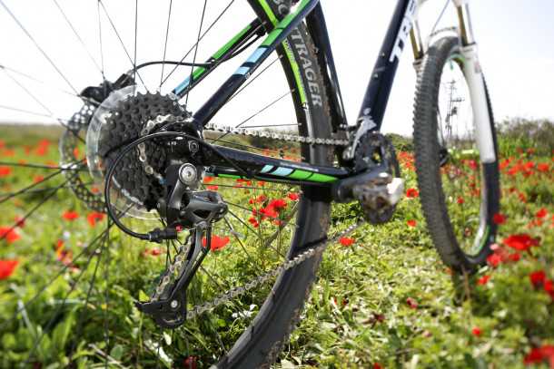 מבחן אופניים Trek X-Caliber 7. גלגלים גדולים, זנב קשיח ושלדה חכמה יביאו אתכם לשטח ובחזרה בעלות סבירה. צילום: תומר פדר