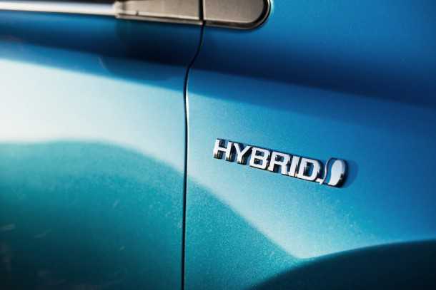2016-Toyota-RAV4-Hybrid