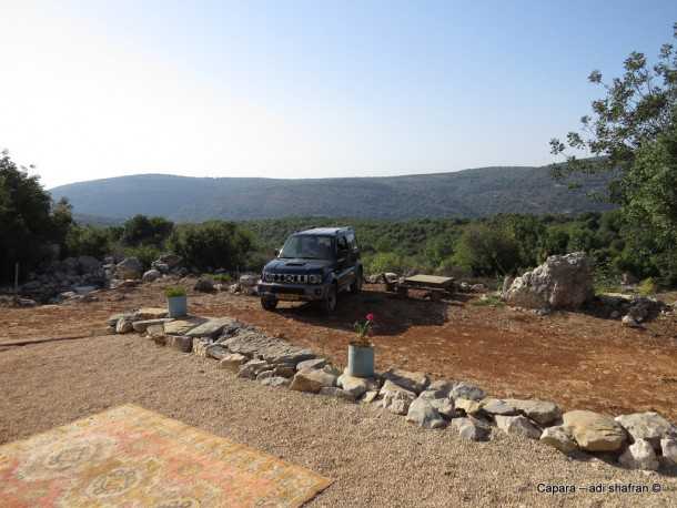 מגלים את בוסתן אברהם עם סוזוקי ג'ימני. צילום: עדי שפרן כפרה