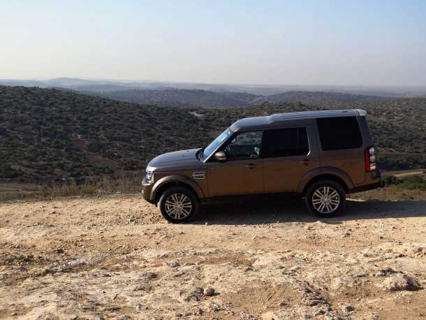 מבחן רכב לנד רובר דיסקברי 4. גם זה הדומיין שלו. בדיוק כמו האופרה או הבית בפיתוח. צילום: רוני נאק