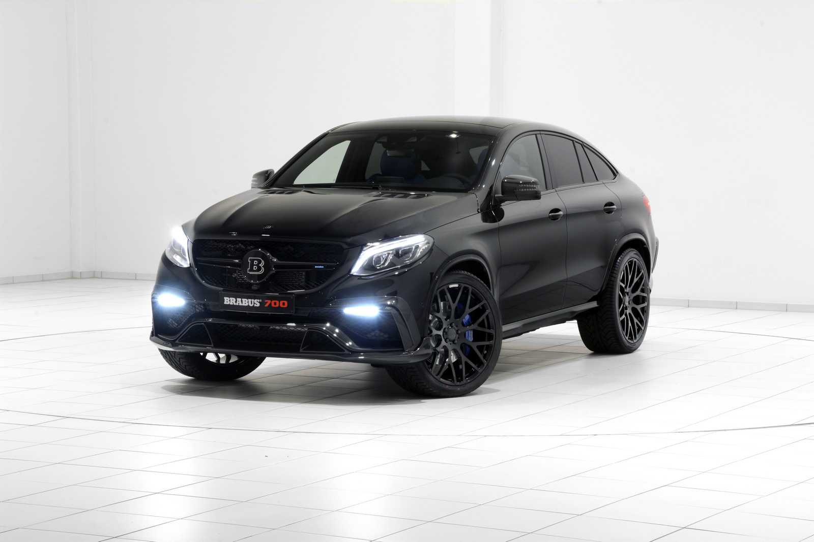 הבסיס הוא מרצדס GLE AMG - שבינינו לא חסר לה כלום. סדנת BRABUS הוסיפה לה יותר מ-100 סוסים. צילום: בראבוס