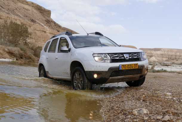 עם תג מחיר של 100 אלף שקלים גרסת הבנזין של דאצ'יה דאסטר היא כרטיס הכניסה הנגיש ביותר לעולם השטח. צילום: ניר בן זקן