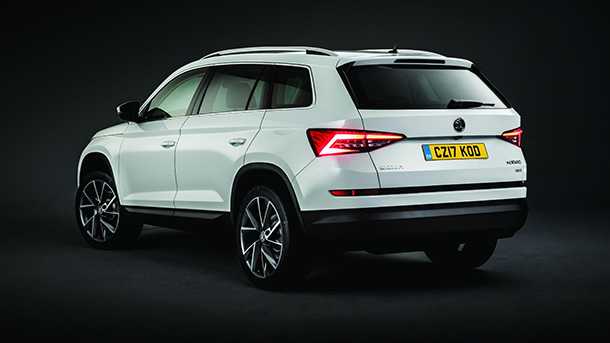 Skoda Kodiaq הנה סופסוף צילום רשמי ראשון. ואנו נלהבים כאשר אחד המותגים המכרים ביותר בישראל נכנס לסגמנט חדש עם מה שנראה כהצלחה בטוחה. יש לצפות למחסור בשנה הראשונה אפילו שלא יהיה זול. צילום: סקודה