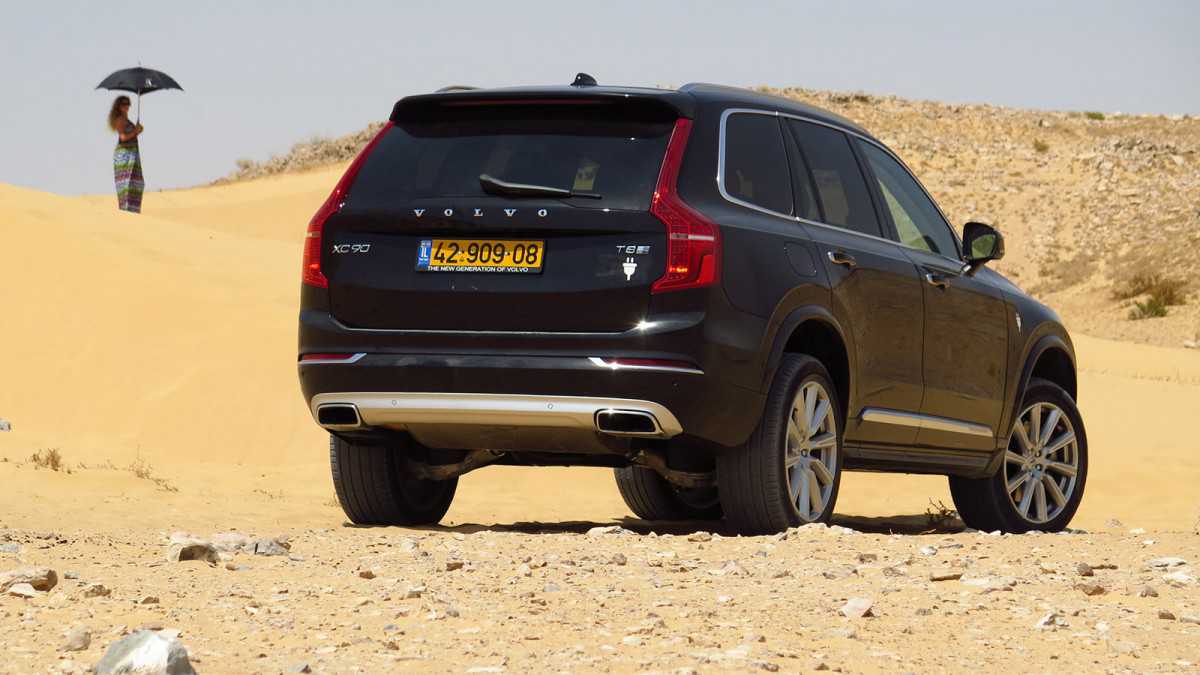 מבחן דרכים וולבו XC90 T8 - איכות מרשימה, יכולת נהדרת ומערכת הנעה שהיא חזקה כמו שהיא חכמה וחסכונית. צילום: רוני נאק