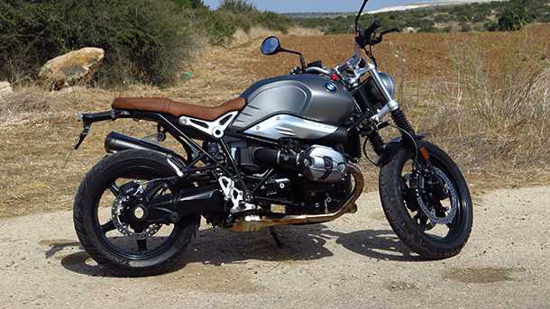 מבחן דרכים ב.מ.וו R nineT סקרמבלר. טונות של אופי, הנאה צרופה ואי שלמות שהופכים אותו למושלם. 116 אלפי שקלים. צילום: רוני נאק