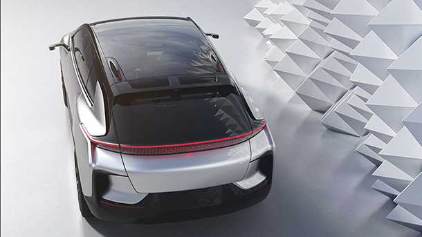 Faraday Future FF 91 המראה משלב הרבה מקבוצות רכב רבות. לא הכי יפה אבל בהחלט מרשים כמו גם הגישה של חברת הטכנולוגיה שיצרה אותו. תחילת יצור בעוד שנה. צילום: FF