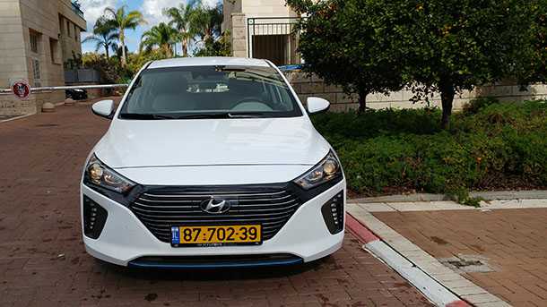 מבחן דרכים ועוד הגיגים על יונדאי איוניק. IONIQ. חלום בורגני? צילום: רוני נאק