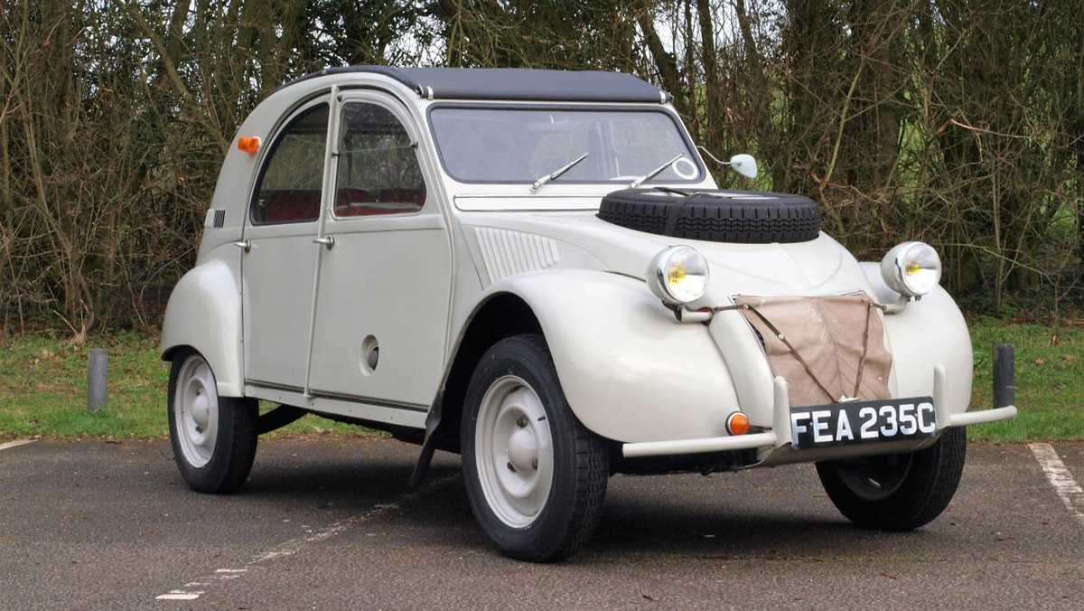 1965 Citroen 2CV Sahara רק 60 אלף לישט אחרי שיפוץ לרמת הבורג. מכלי הרכב הנדירים שיש. צילום: סיטרואן