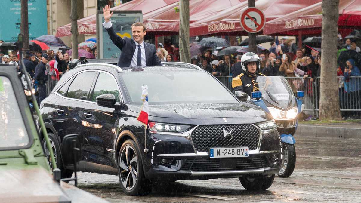 עמנואל מקרון - נשיא צרפת החדש - ממשיך מסורת ארוכת שנים של שימוש ב-DS כרכב הרשמי של נשיא צרפת. צילום: סיטרואן