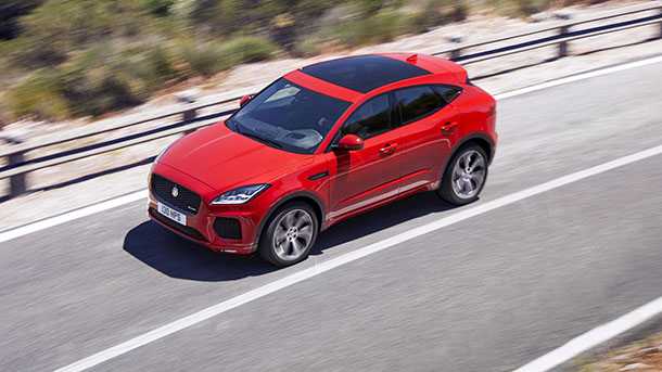 כמעט 300 כוחות סוס לרכב הפנאי הקטן של יגואר E PACE. יגיע לישראל בתחילת 2018. צילום: יגואר