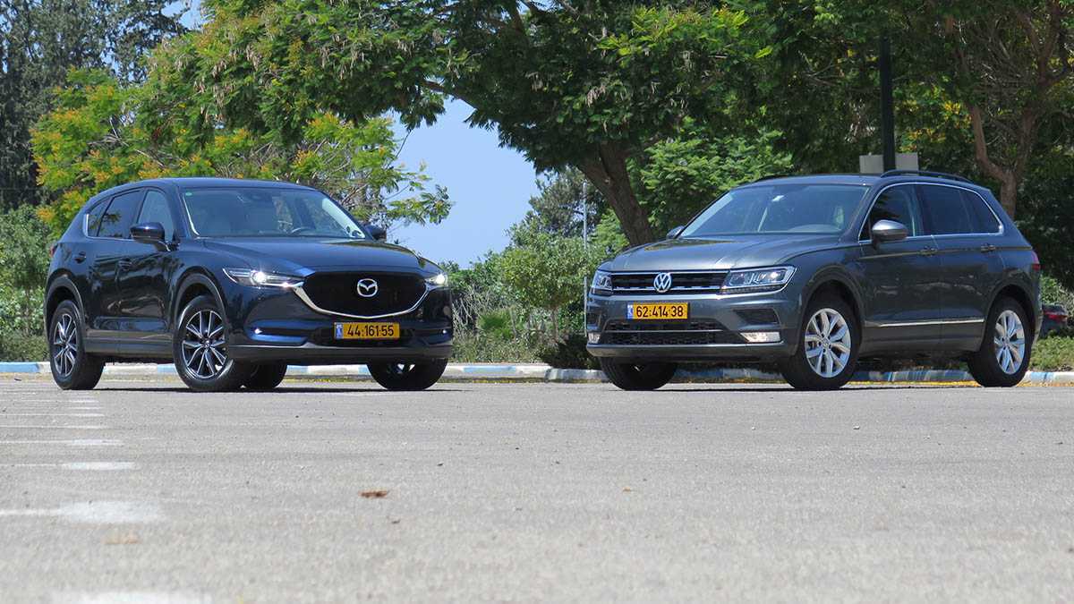 מבחן השוואתי מאזדה CX-5 מול פולקסווגן טיגואן. גרסאות האיבזור הגבוהות מגדירות את הסף לפרימיום. צילום: רוני נאק