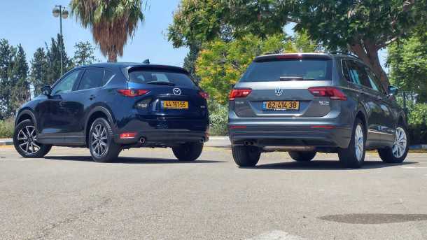 מבחן השוואתי מאזדה CX-5 מול פולקסווגן טיגואן. גרסאות האיבזור הגבוהות מגדירות את הסף לפרימיום. צילום: רוני נאק