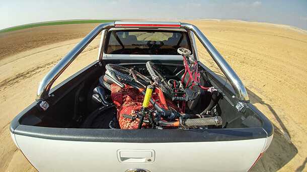 מבחן דרכים טנדר פולקסווגן אמארוק V6 - 250 אלף שקלים ויש לכם שילוב מושלם של רכב פנאי עם כישורים של טנדר. צילום: רוני נאק