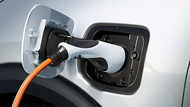 קיה נירו PHEV בישראל. המחיר 155 אלפי שקלים. צילום: קיה