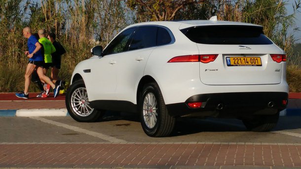לקוחות של יגואר מעדיפים SUV על פני פרייבטים. בצילום יגואר F-PACE. צילום: רוני נאק