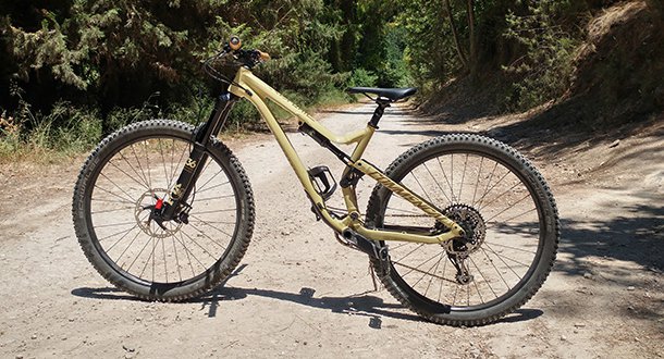 מבחן אופניים commencal meta tr 29 - יחס חיוכים / שקל הכי טוב שיש. צילום: רוני נאק