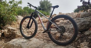 מבחן אופניים TREK Stache 9.7. צמיגים שמנים ושלדה עליזה ליצירת חיוכים רחבים במיוחד. צילום: רוני נאק