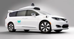 קרייזלר פאסיפיקה של WAYMO (גוגל) רוב החשמל הולך להפעלת הנהג. צילום: WAYMO