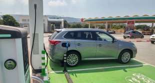 מיצובישי אאוטלנדר PHEV - המהפכה החשמלית כבר החלה עם רכב פנאי שמציג טכנולוגיית הנעה מאד מתקדמת ויעילה. צילום: שטח