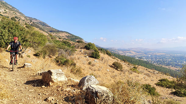שורפים קלוריות בקצב והבטן מתחילה לקרקר. צילום: רוני נאק